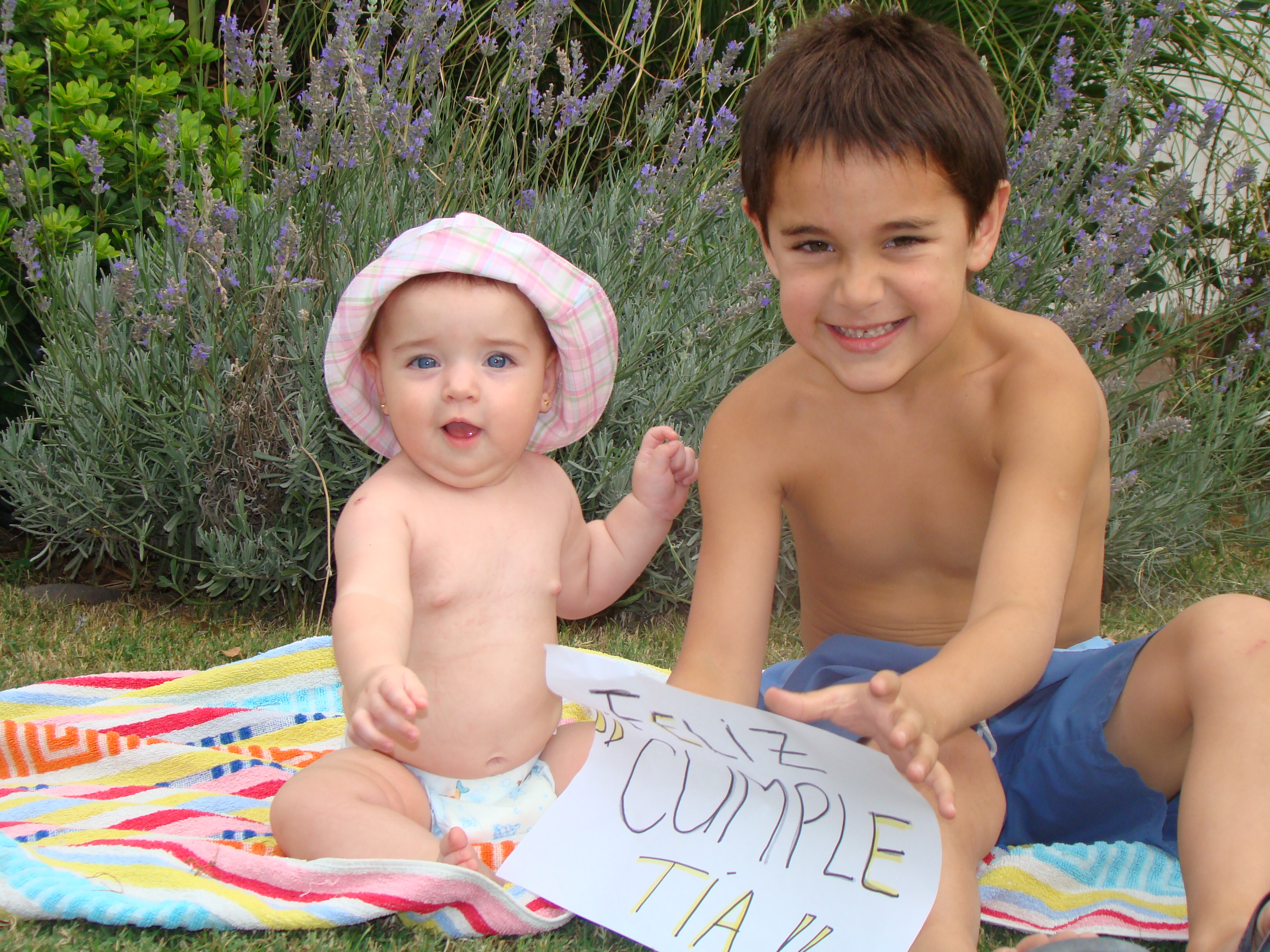 90 Saluda p la tia Chicha.JPG